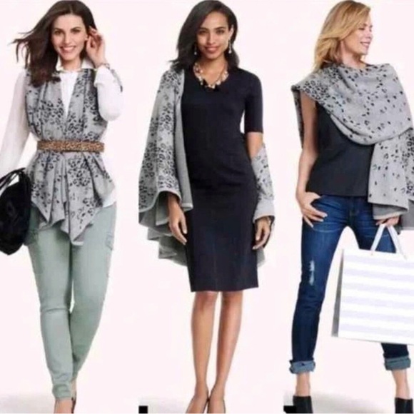 CAbi Gigi Cape Grey Leopard Print Shawl Wrap Poncho OS Womens - Picture 3 of 8